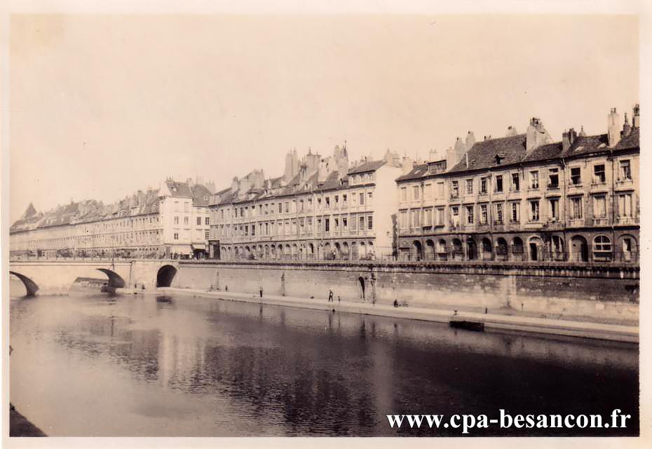 BESANÇON - Le Doubs au pont Battant - Photo allemande - années 1940